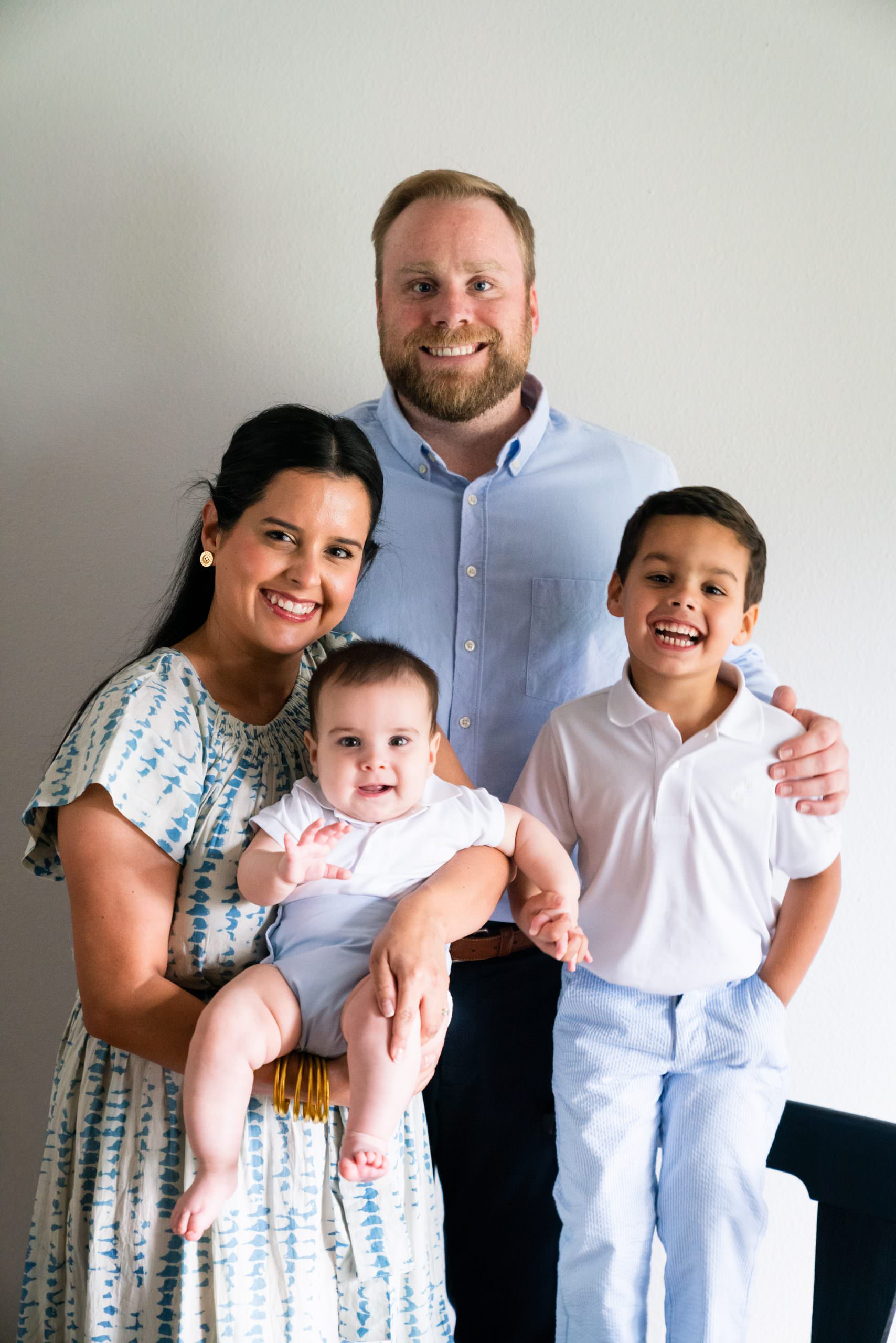indoor family portrait newborn baby kid photographer Tracy Autem lightly photography