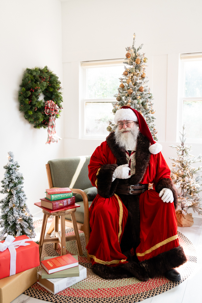 Lightly Photography Santa Clause Minis Winter Christmas In Studio Mini Session 0006